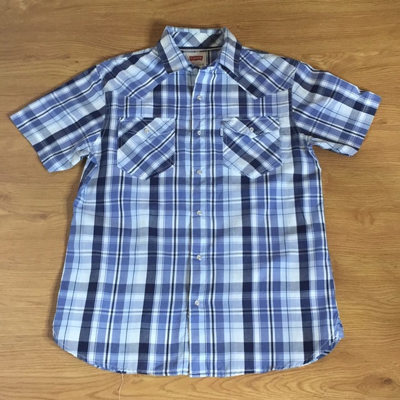 Levi's Other - Levi’s Blue Plaid Short Sleeve Button Down Small